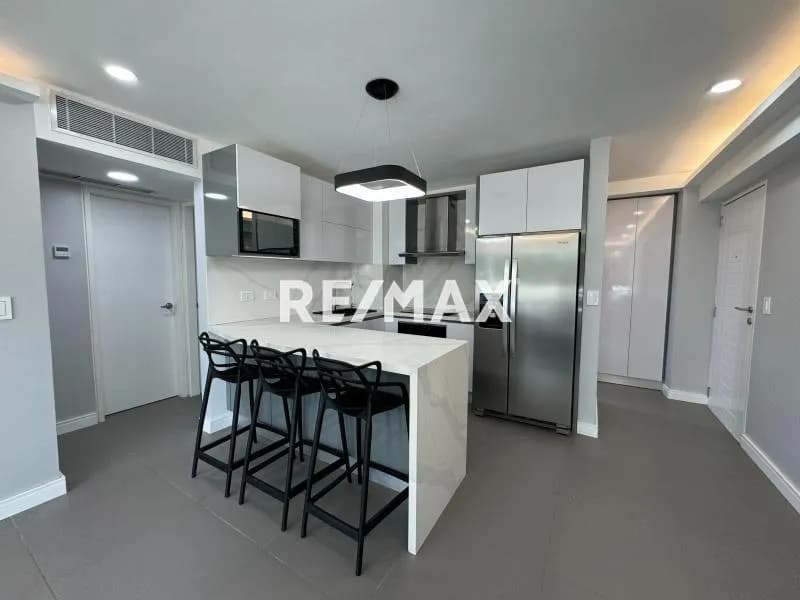 Apartamento Amoblado Con Balcon En El Rosal