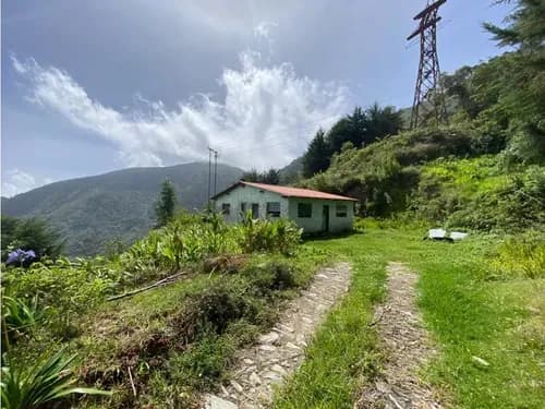 Se Vende Casa 2000m² 3h2b/8p En Galipan