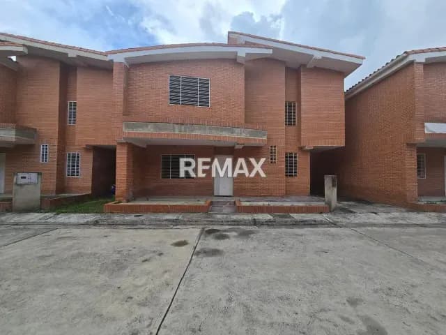 En Venta Townhouse Conjunto Residencial Villas De Guaracarima La Victoria