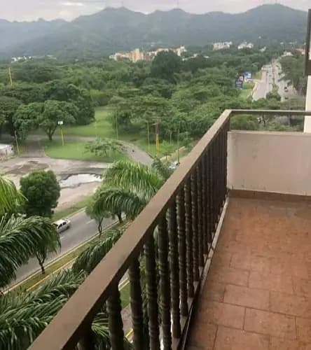 Apartamento Solo Uso Para Oficina Comercial . Ubicado En Urbanización San José De Tarbes. Edificio Occidente. Valencia. Estado Carabobo. Son 170 Mts2 Distribuidos En: 5 Oficinas. 4 Baños. 1