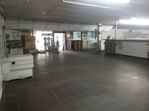 Local De Dos Niveles En Venta
