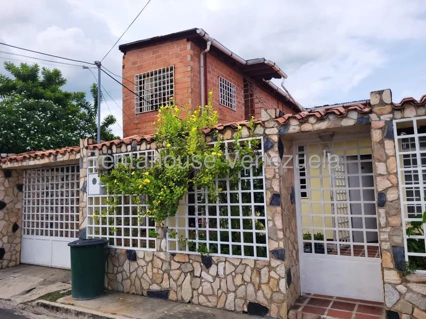 Casa (Duplex) en Venta en Valle Lindo de Turmero, Aragua