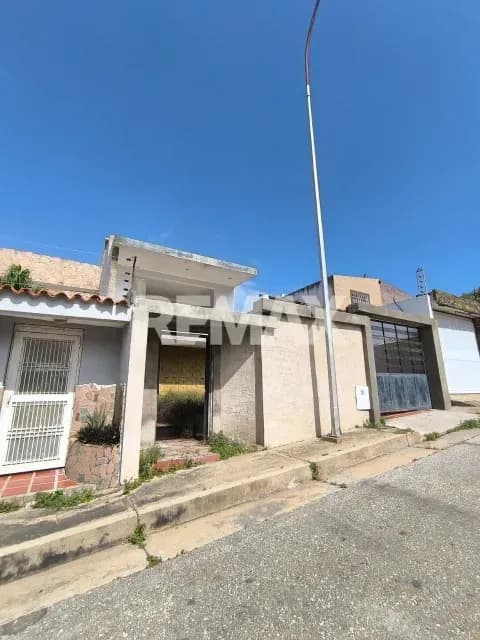 Casa en obra gris en venta en urbanización Paraíso, Pampatar: la oportunidad que esperabas