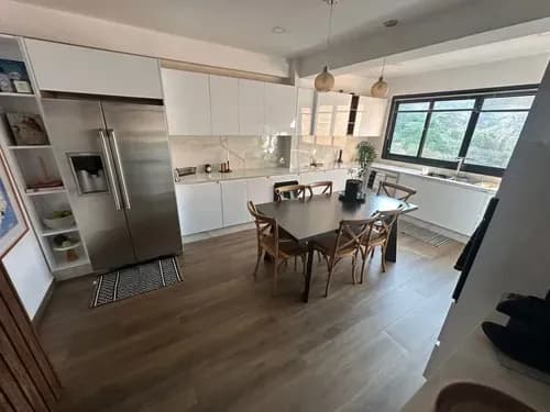 Vendo Moderno Y Exclusivo Apartamento En El Parral 235m2 De Lujo, Planta 100% Cocina Remodelada Recientemente. Pisos Modernos Y Acabado De Primera. Rg Precio Increíble Por M2.