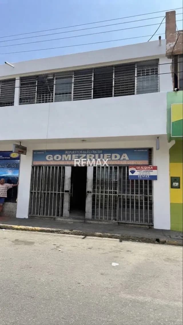 Local en avenida Bolivar de ana antonio