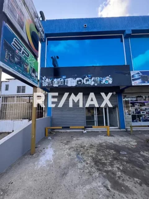 Local en alquiler ubicado en Avenida Ollarvides, Puerta Maraven