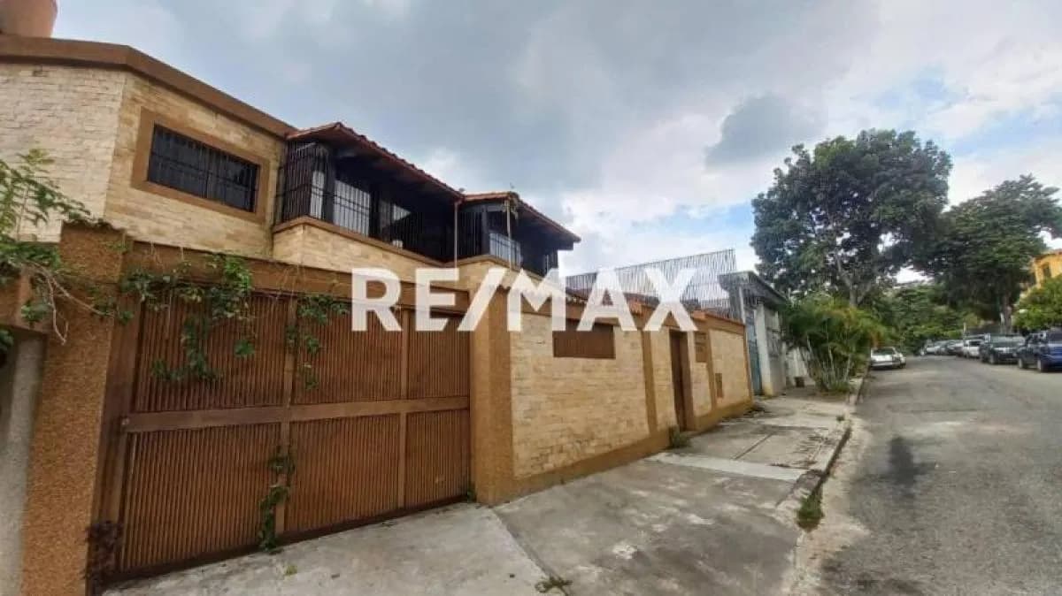 Se alquila Casa en Terrazas de Las Acacias (2da planta)