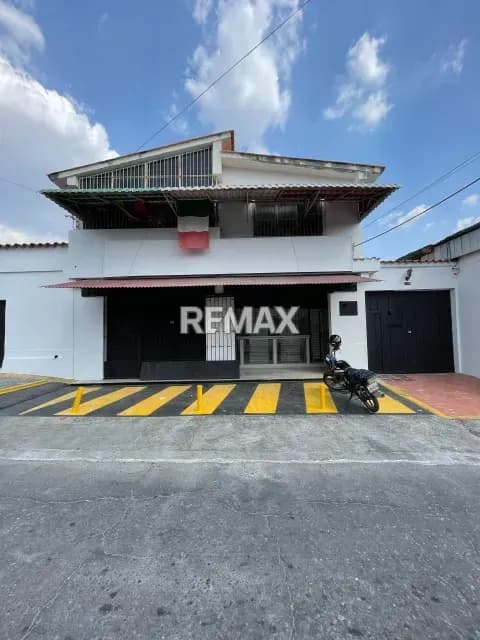 LOCAL EN ALQUILER DE 130 MTS2 CASCO HISTORICO DE YARITAGUA
