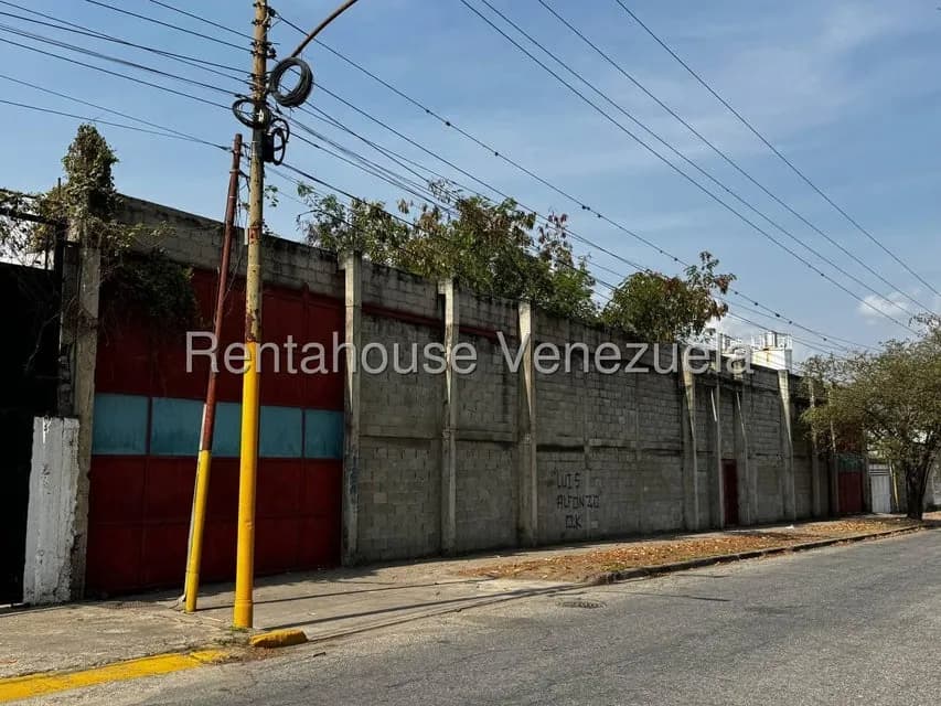 Terreno (Industrial) en Venta en Guarenas, Miranda