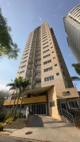 Apartamento En Venta En Las Chimeneas Res Monreale Ls