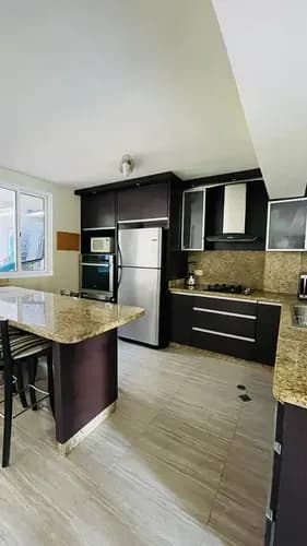 Townhouse En Alquiler En Rincon Mañongo