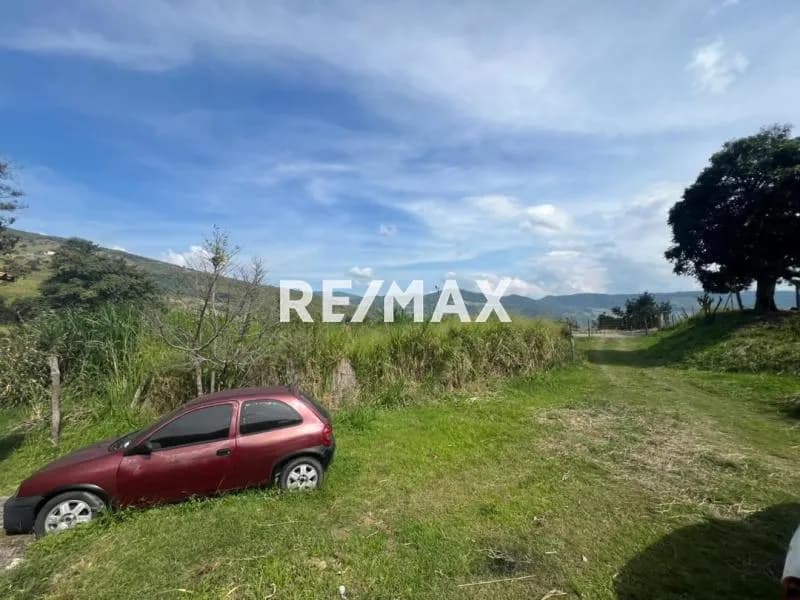 TERRENO con potencial TURÍSTICO y Casa Campestre