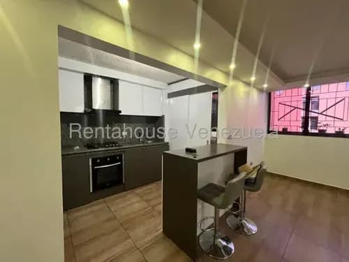 Alquiler De Apartamento En Urb Narayola Ii Ubicado En Av. Intercomunal #26-19197 Rm