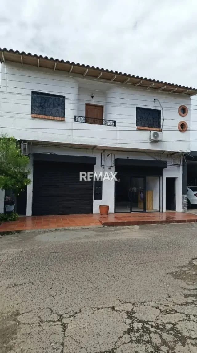 CASA DOBLE PROPÓSITO EN COLONCITO Ubicación: Calle 9, zona altamente comercial, Coloncito, Estado Táchira.