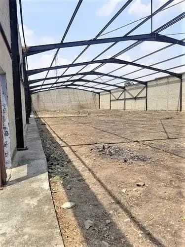 En Venta Terreno Industrial En La Urbanizacion Calicanto, Con Estructura Del Galpón No Culminada. Zenaida Quintero