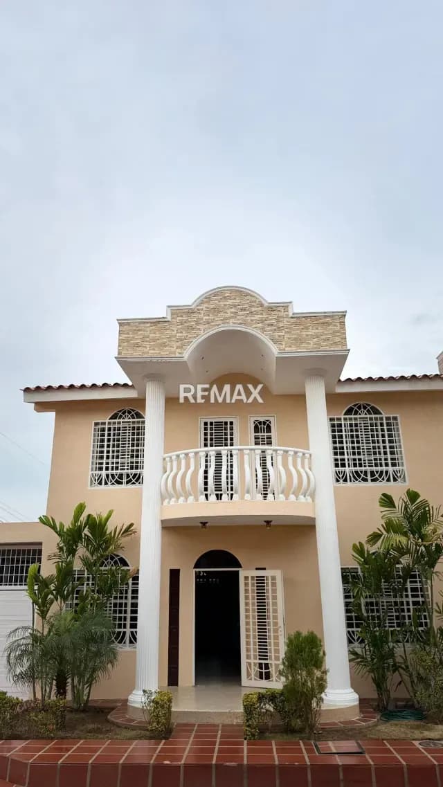TownHouse en Alquiler Villa Rebeca