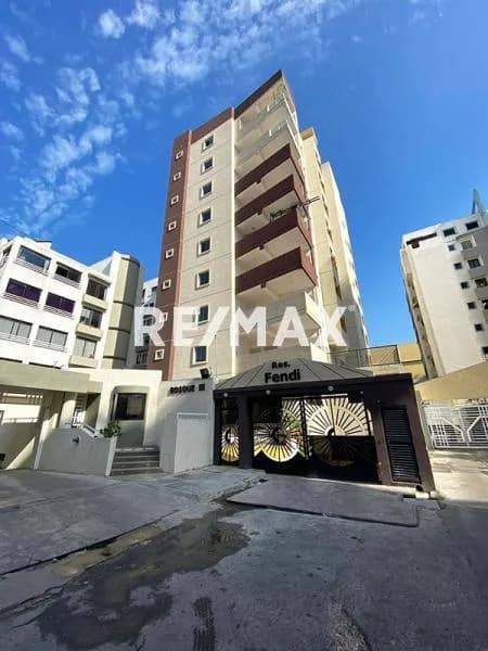 HERMOSO APARTAMENTO EN VENTA URB. EL BOSQUE, RESD. FENDI