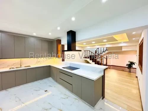 Casa En Venta En Exclusiva Urbanización Prados Del Este #26-19925 (zg)