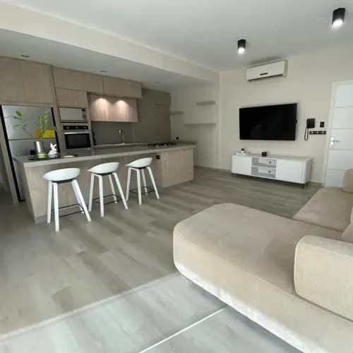 Alquiler De Lujoso Apartamento En El Parral Valencia L. C Clientes
