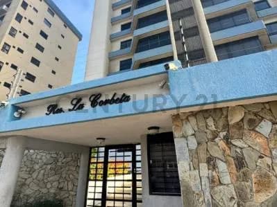 Apartamento en venta en Lecheria, Av Bolivar, Edificio La Corbeta