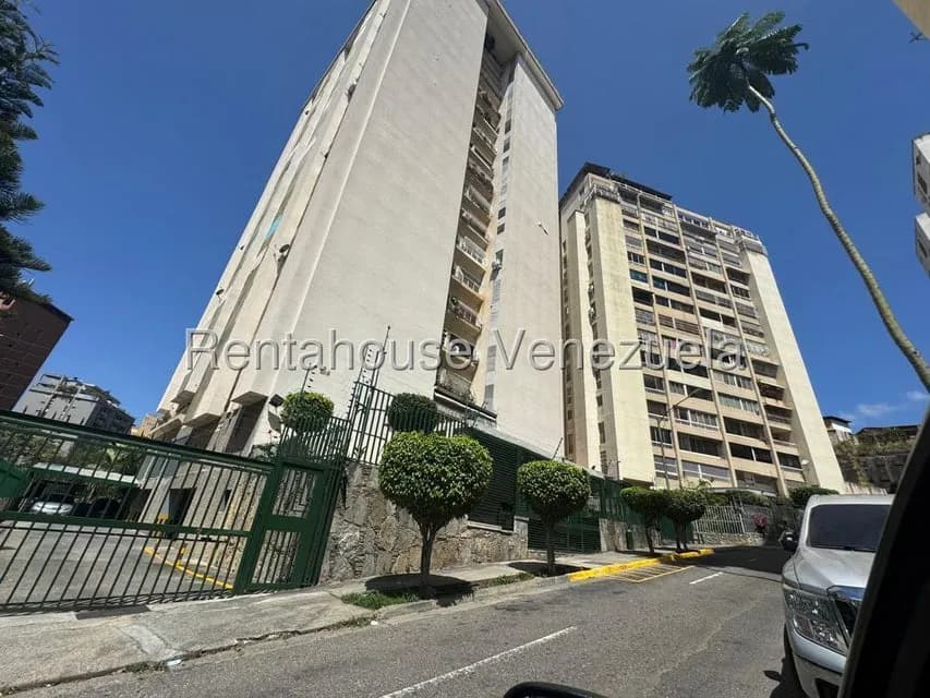 Apartamento (1 Nivel) en Venta en Prados del Este, Distrito Metropolitano