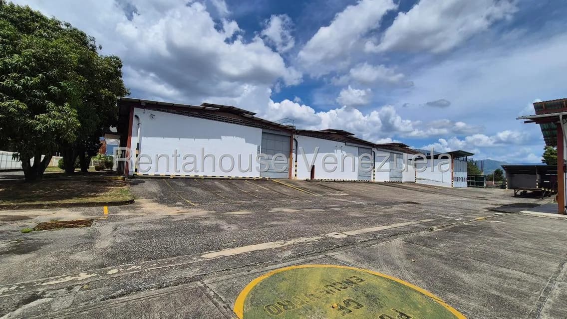 Comercial (Galpon - Deposito) en Alquiler en Guatire, Miranda