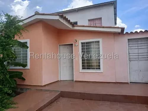 Venta Casa Con Ampliación Por Terminar En Urb Hacienda Yucatan Barquisimeto Asesora Mehilyn Perez