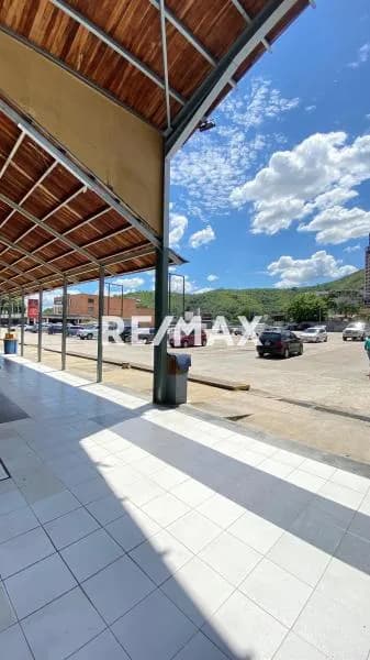 Local Comercial en Alquiler en San Diego Centro Comercial Metro Market