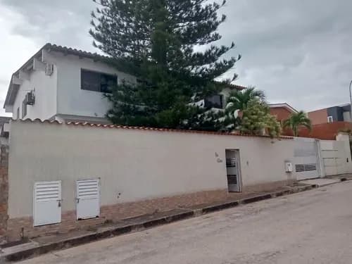 Casa En Venta Urb Paraiso 1, Mun Maneiro 450 M2 06 Hab, 07 Baños E.j.m.g