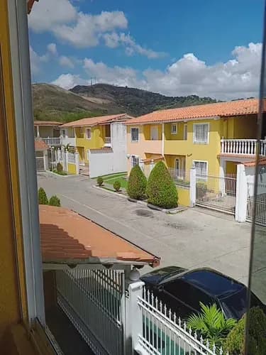 Casa Tonwhouse En Vista Linda Charallave