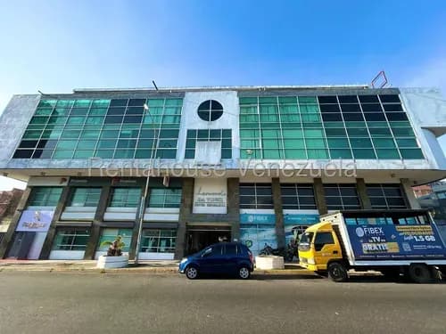 Venta Amplio Y Sofisticado Local Comercial De 107 M2 Con Mobiliario Para Oficinas Urb Del Este Barquisimeto Asesora Mehilyn Perez