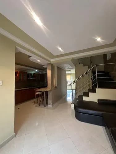 Townhouse En Venta Altos Del Rincon Mañongo, Naguanagua Con Pozo, Cerca Sambil Ag