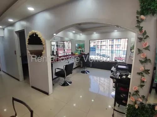 Local Comercial Alquiler Los Rosales Totalmente Amoblado Peluqueria Spa