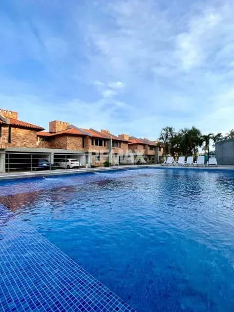 TOWNHOUSE EN ALQUILER