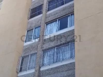 Se vende apartamento en Santa Marta, El Cafetal. IZ