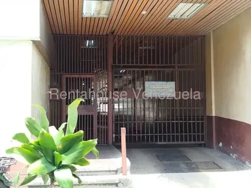 En Venta: Céntrico Apartamento Con Excelente Ubicación Y Conectividad En Quinta Crespo (atb 19105)