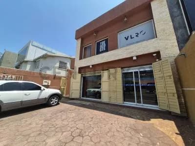 En venta local comercial Av principal de Nueva Barcelona
