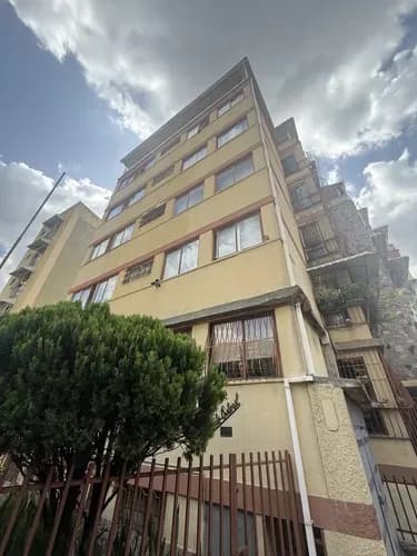 En Venta Apto Colinas De Bello Monte 80m2, 2h,1b, Balcón, 0 Puesto De Estacionamiento