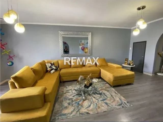 Hermosa casa multifamiliar 600m2, 4 niveles El Marqués