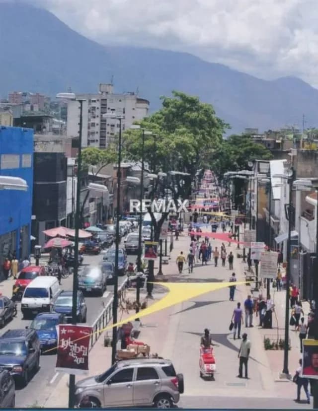 Local Comercial en el cementerio