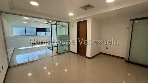 Se Alquila Local Comercial O Oficina En La Viña - Valencia (#26-15531) Con Una Serie De Comodidades Y Servicios Que La Convierten En Un Espacio De Trabajo Excepcional. Solo Clientes, Ag