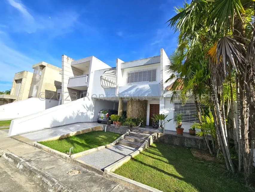Casa (Duplex) en Venta en Zona Este, Lara