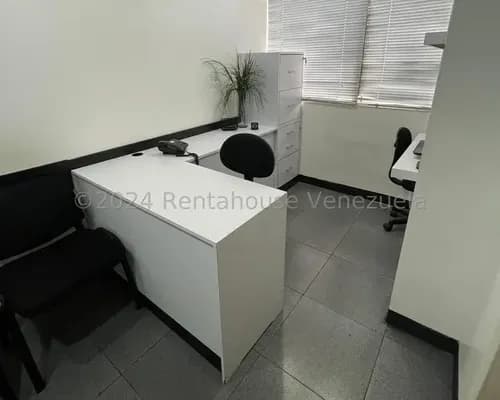 Clara Mojica - Oficina En Venta En Urb. El Recreo, Caracas 24-13655 Yf