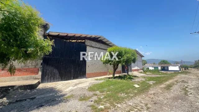 Galpon en ureña