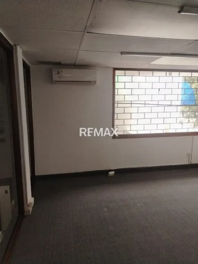 OFICINA EN ALQUILER CHUAO 2