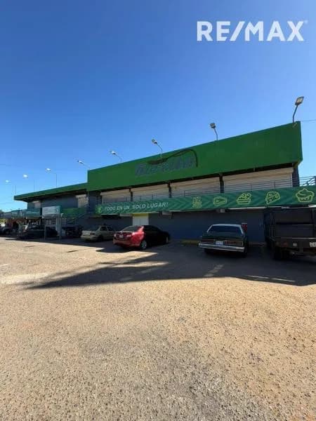 Supermercado con panadería en Venta Av. Fuerzas Armadas