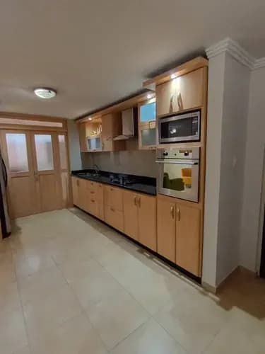 Sky Group Atenea Vende Apartamento En San Diego, Zona Monteserino. Conjunto Residencial Valparaíso, Urbanización San Antonio