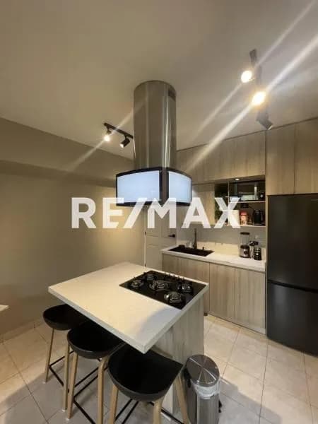 En venta Apartamento en Mañongo. Res Monte Alto