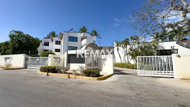 DÚPLEX EN EL CORAZÓN DE PAMPATAR EN CONJUNTO RESIDENCIAL PARAÍSO SUN VILLAGE