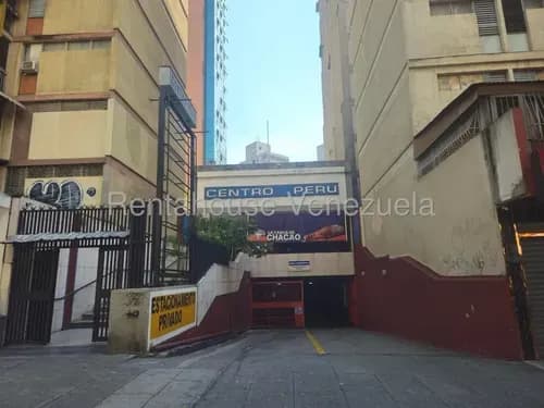 Se Alquila Moderno Y Bien Distribuido Apartamento En Alquiler En Chacao, Ideal Para Ejecutivo. Belkis 26-10032